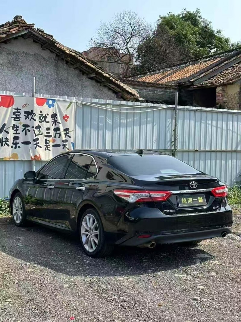 广州22年丰田凯美瑞4