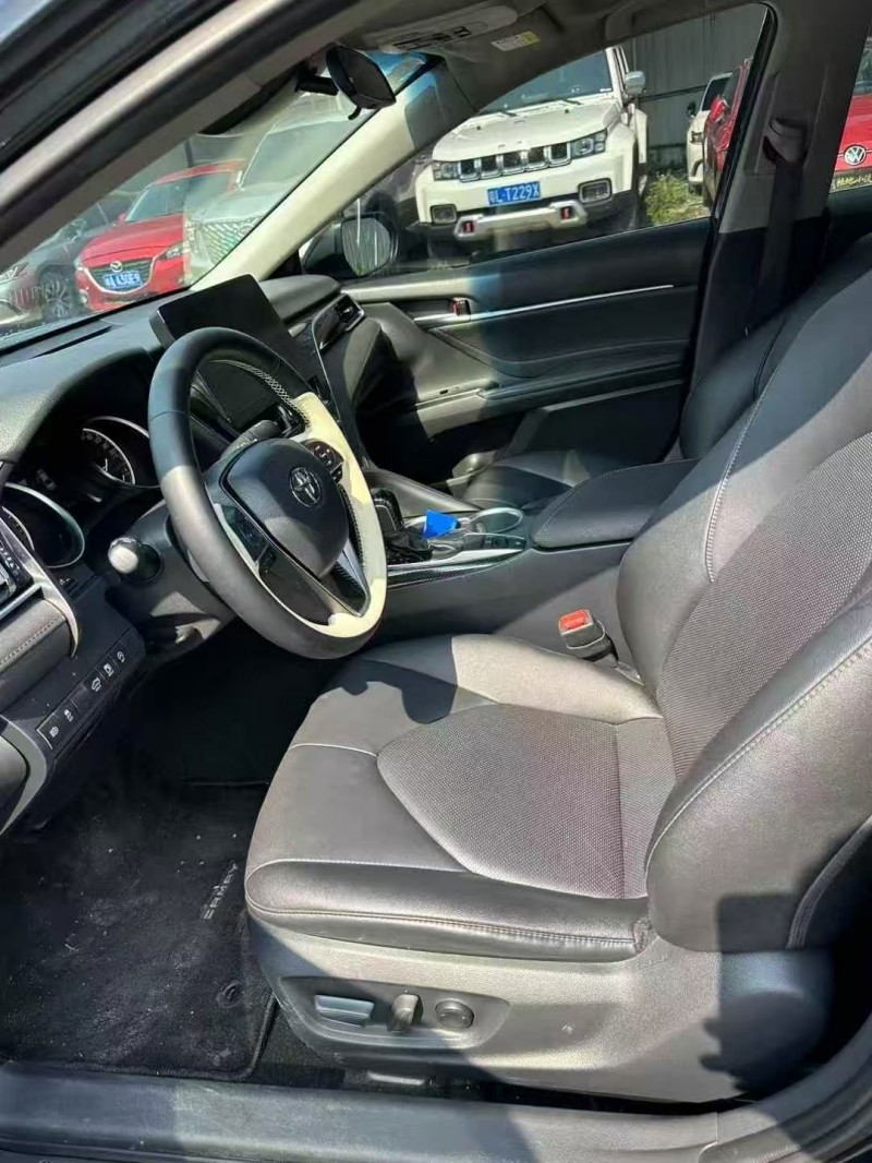 广州22年丰田凯美瑞7