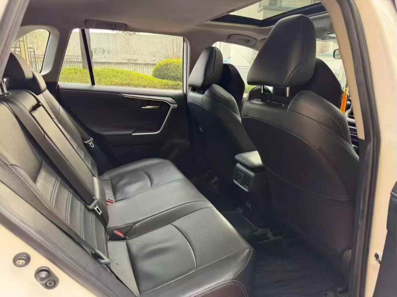 广州23年丰田威兰达5