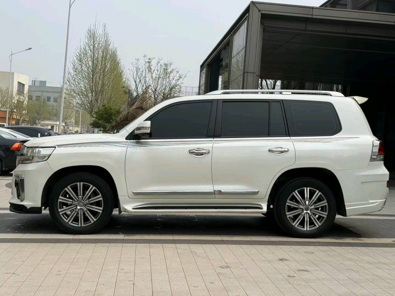 徐州17年丰田兰德酷路泽7