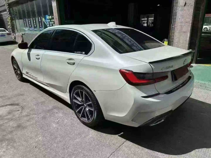 毕节21年宝马3系8