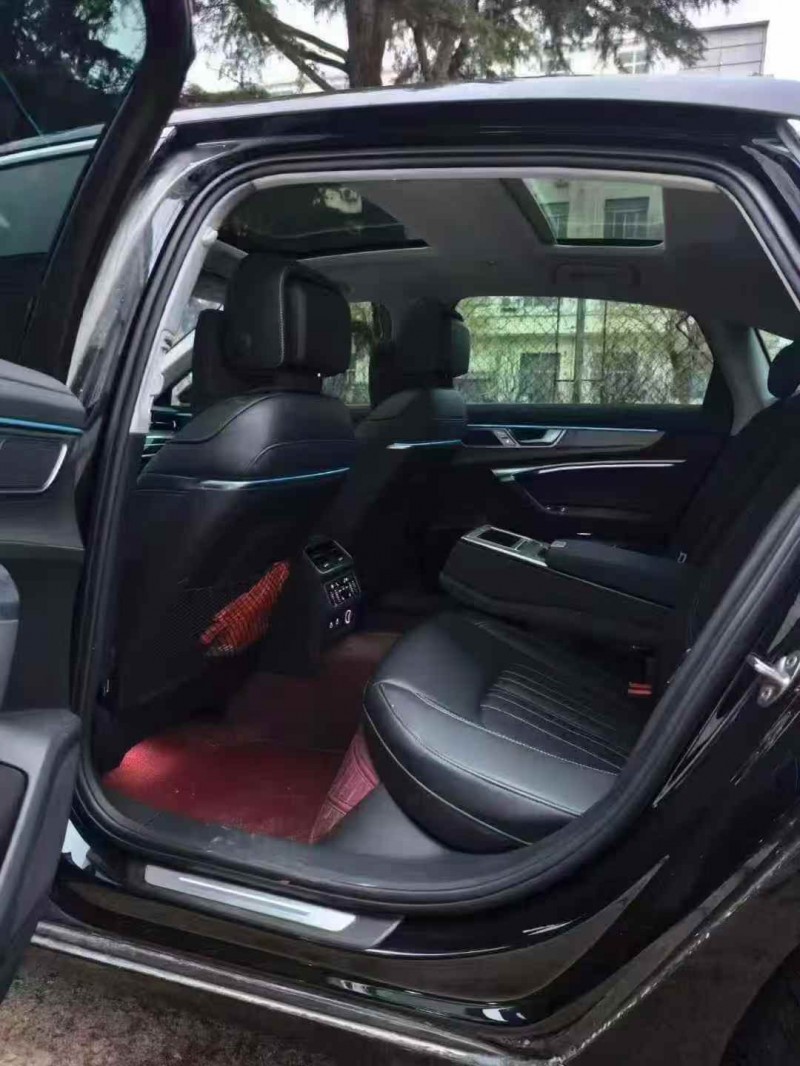 济宁23年奥迪A6L8