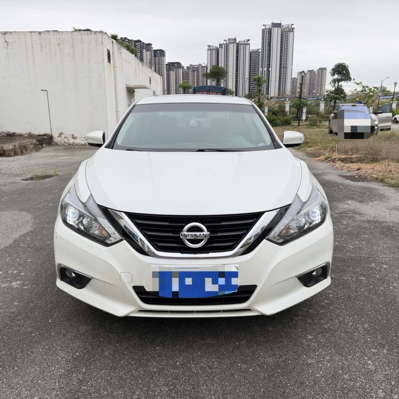 桂林16年日产天籁1