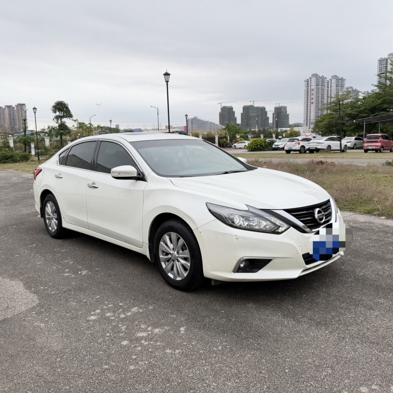 桂林16年日产天籁2