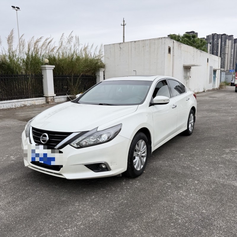 桂林16年日产天籁3