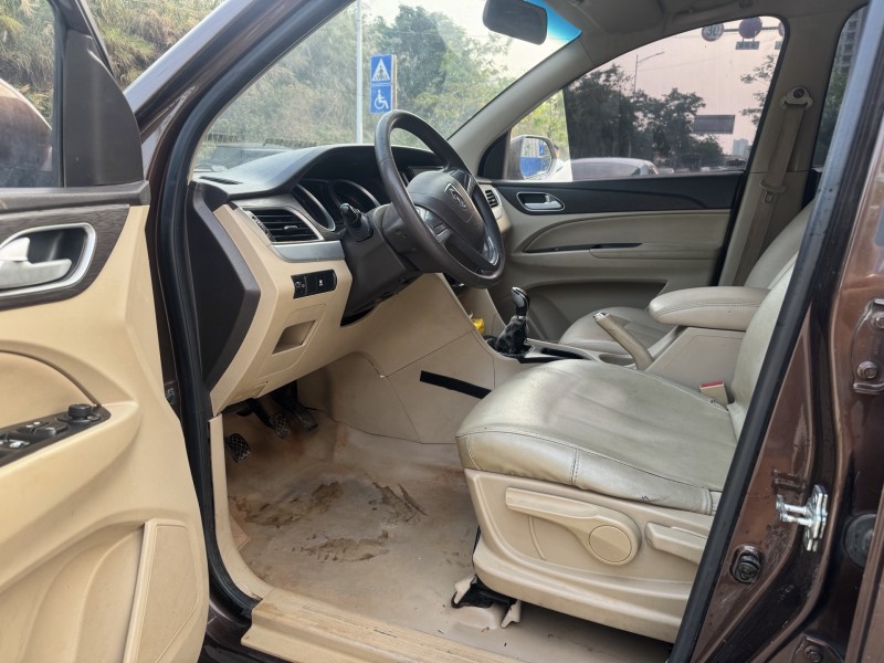 南宁16年宝骏7305