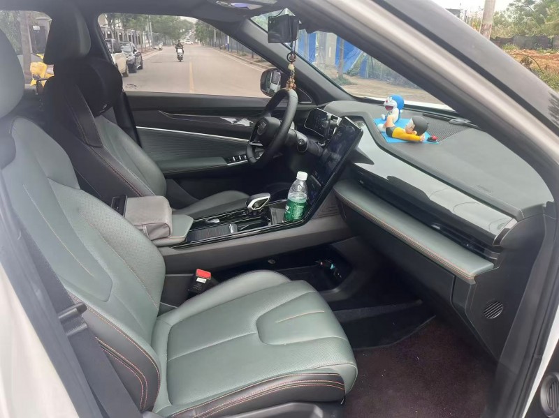 南宁24年吉利博越5