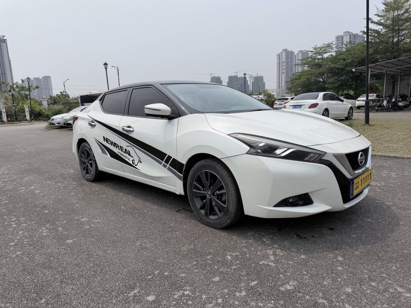 南宁18年日产蓝鸟2