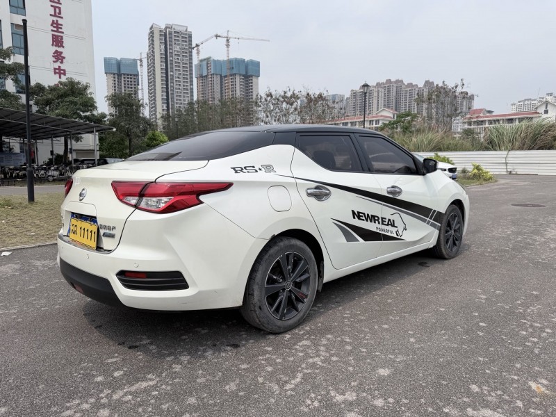 南宁18年日产蓝鸟5