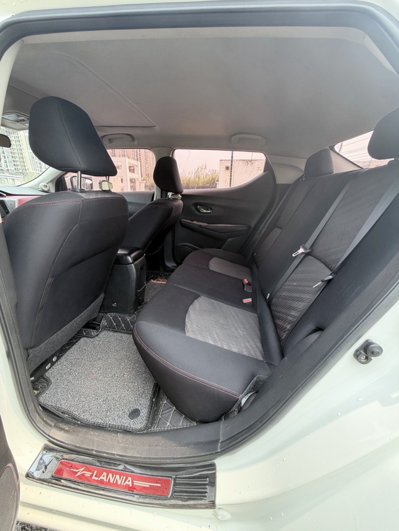 南宁18年日产蓝鸟8