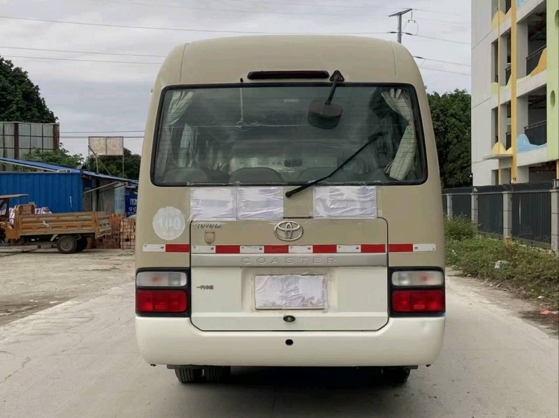 南宁13年丰田考斯特6