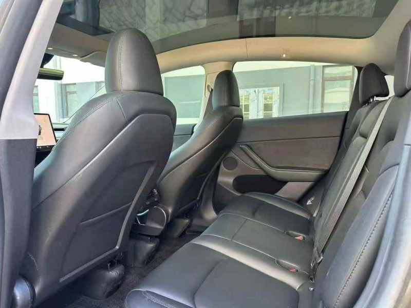 济宁24年特斯拉MODEL Y4