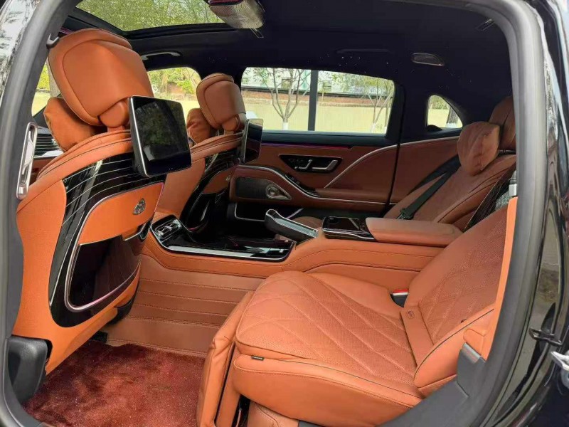 广州25年奔驰迈巴赫S级5