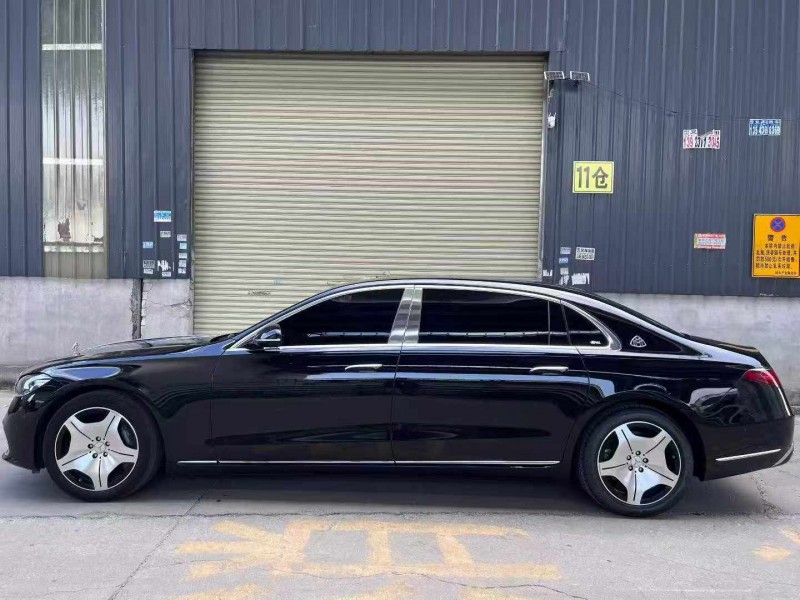 广州23年奔驰迈巴赫S级3