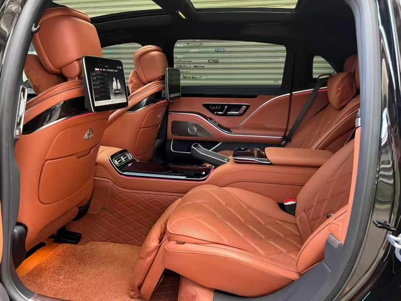 广州23年奔驰迈巴赫S级5