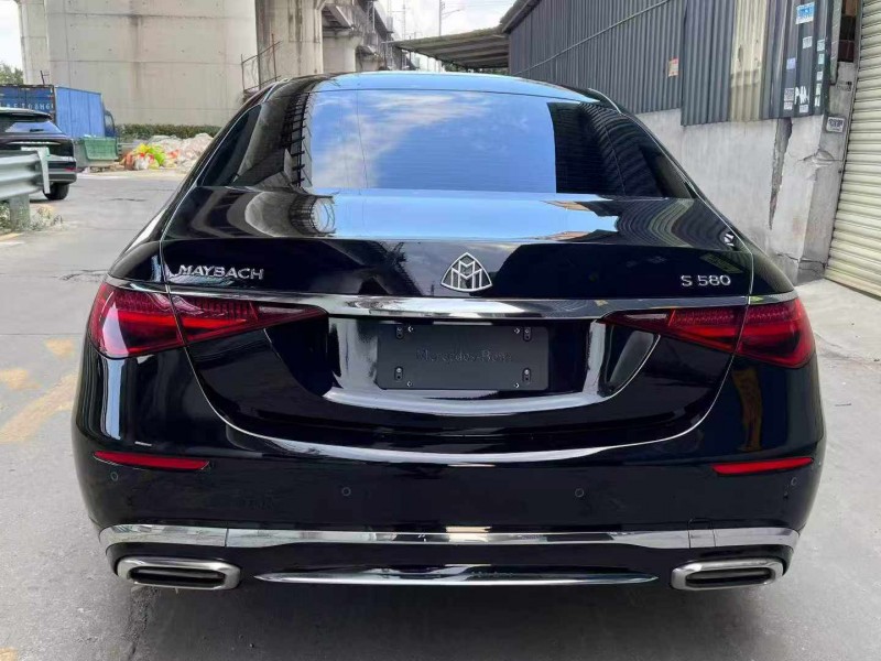 广州23年奔驰迈巴赫S级7