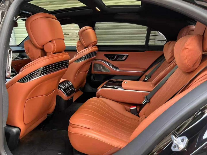 广州23年奔驰迈巴赫S级3