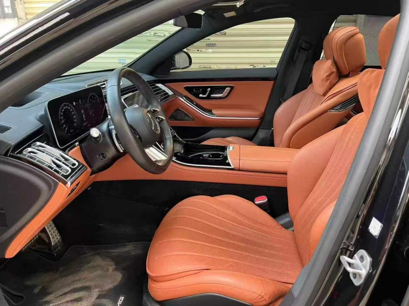 广州23年奔驰迈巴赫S级4