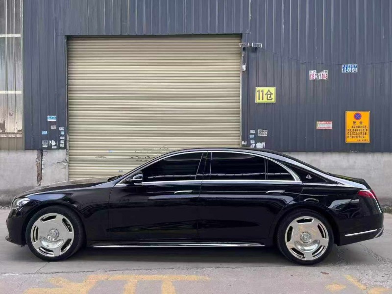 广州23年奔驰迈巴赫S级5
