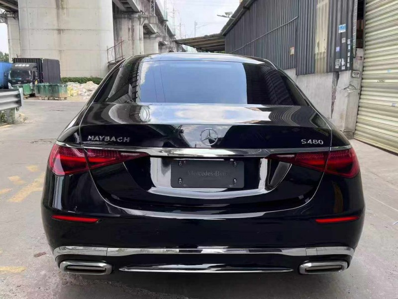 广州23年奔驰迈巴赫S级7
