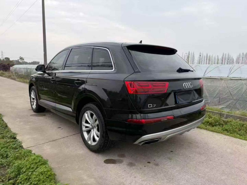 金华19年奥迪Q75