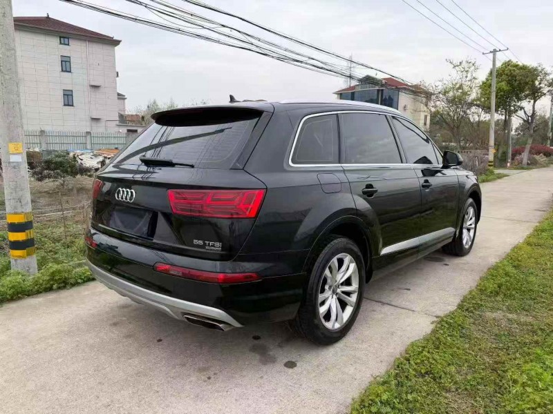 金华19年奥迪Q78