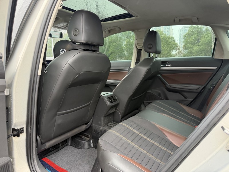 岳阳18年大众朗逸4