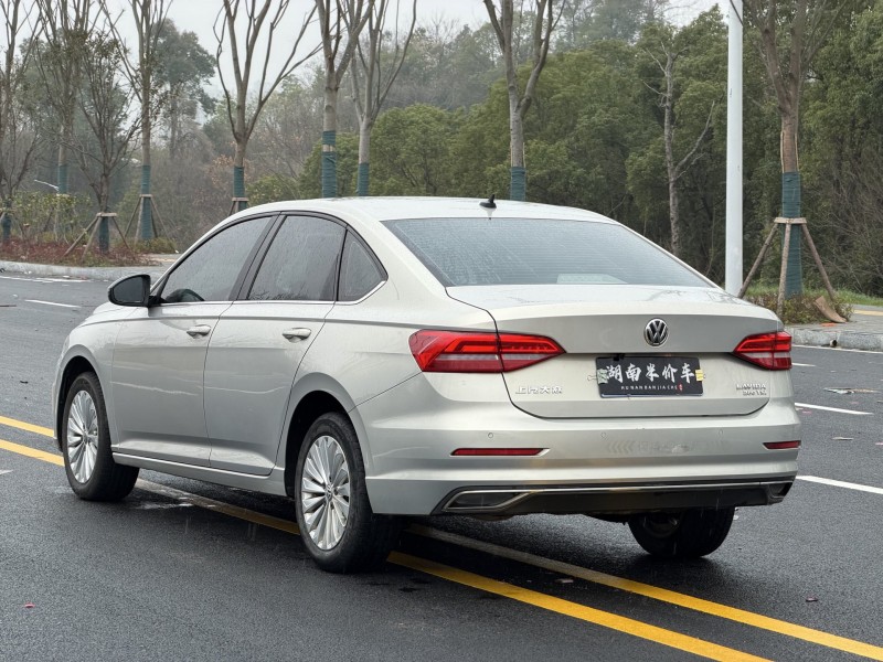 岳阳18年大众朗逸5