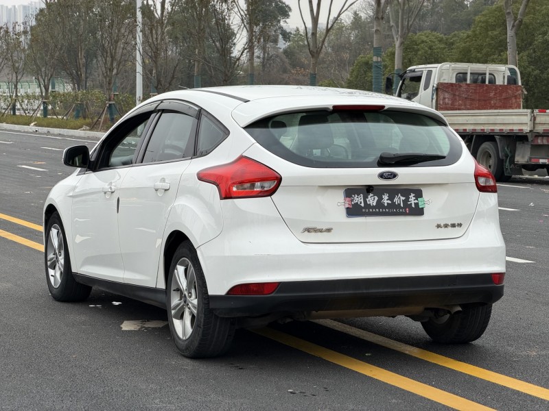 岳阳16年福特福克斯5