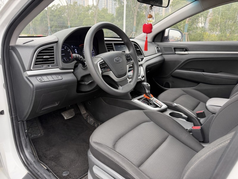 岳阳19年现代领动7