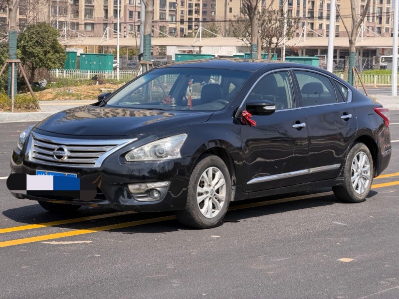 岳阳14年日产天籁3