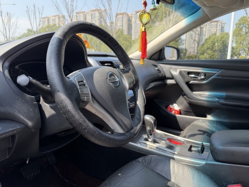 岳阳14年日产天籁7