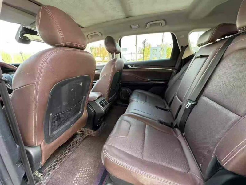 保定19年君马汽车S705