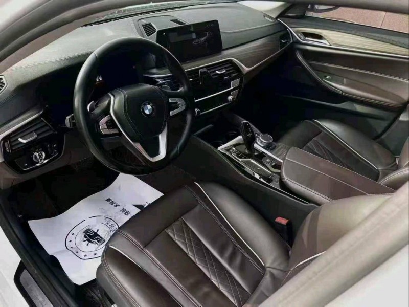 吉安19年宝马5系7