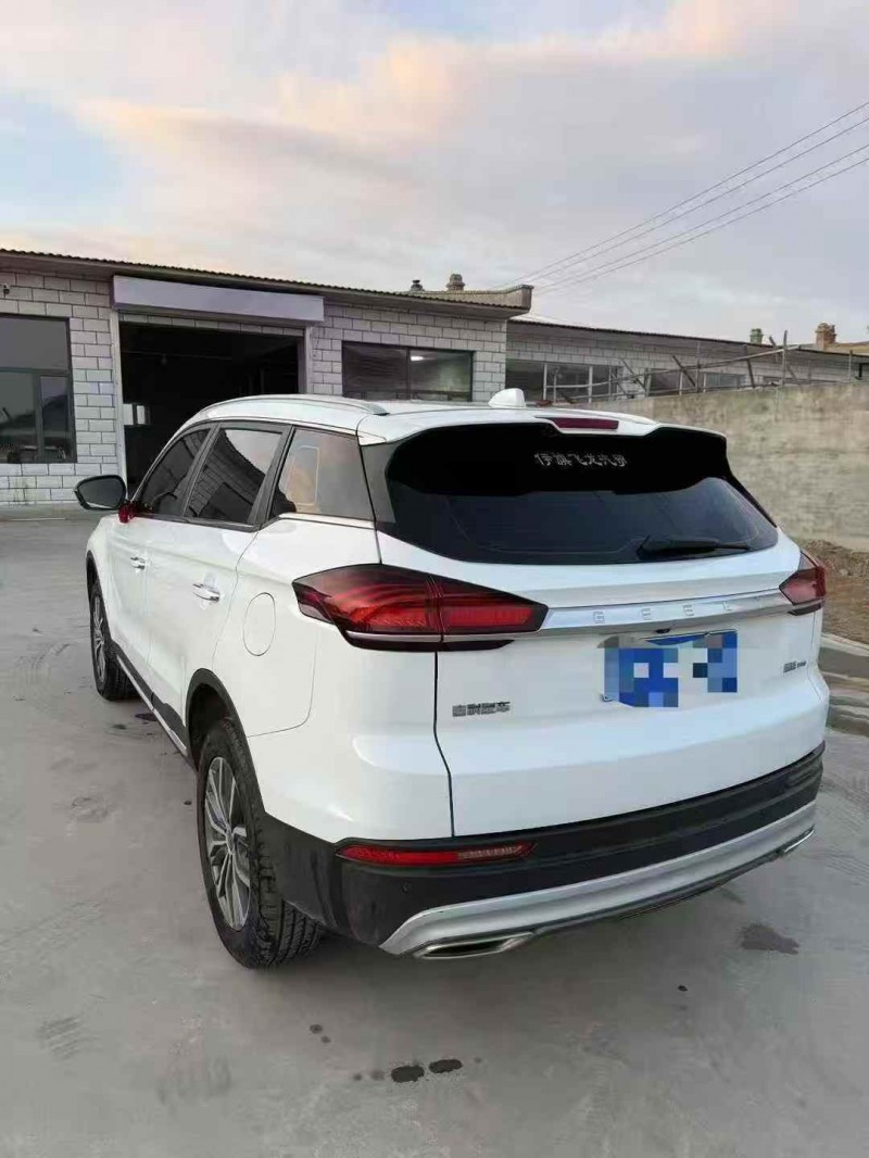 呼伦贝尔20年吉利博越8