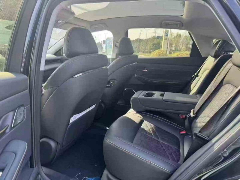 金华26年宝骏享镜5