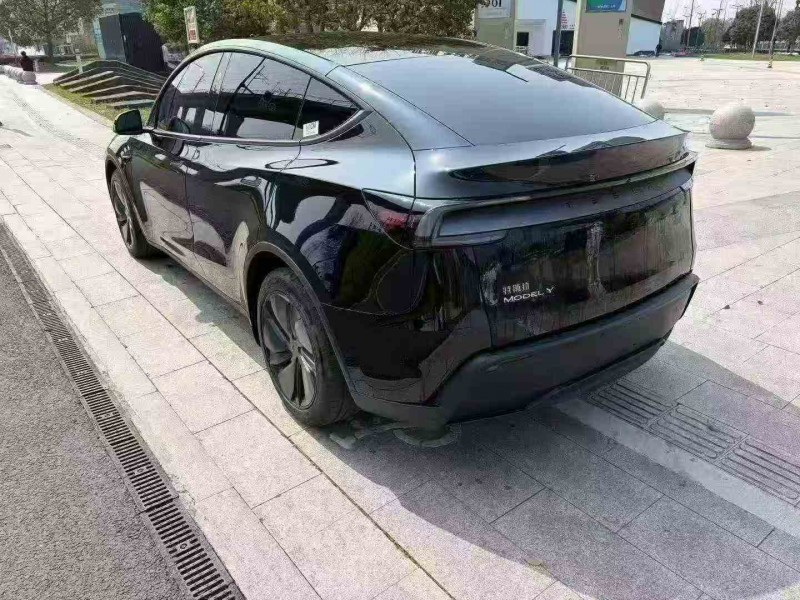 绍兴25年特斯拉MODEL Y7