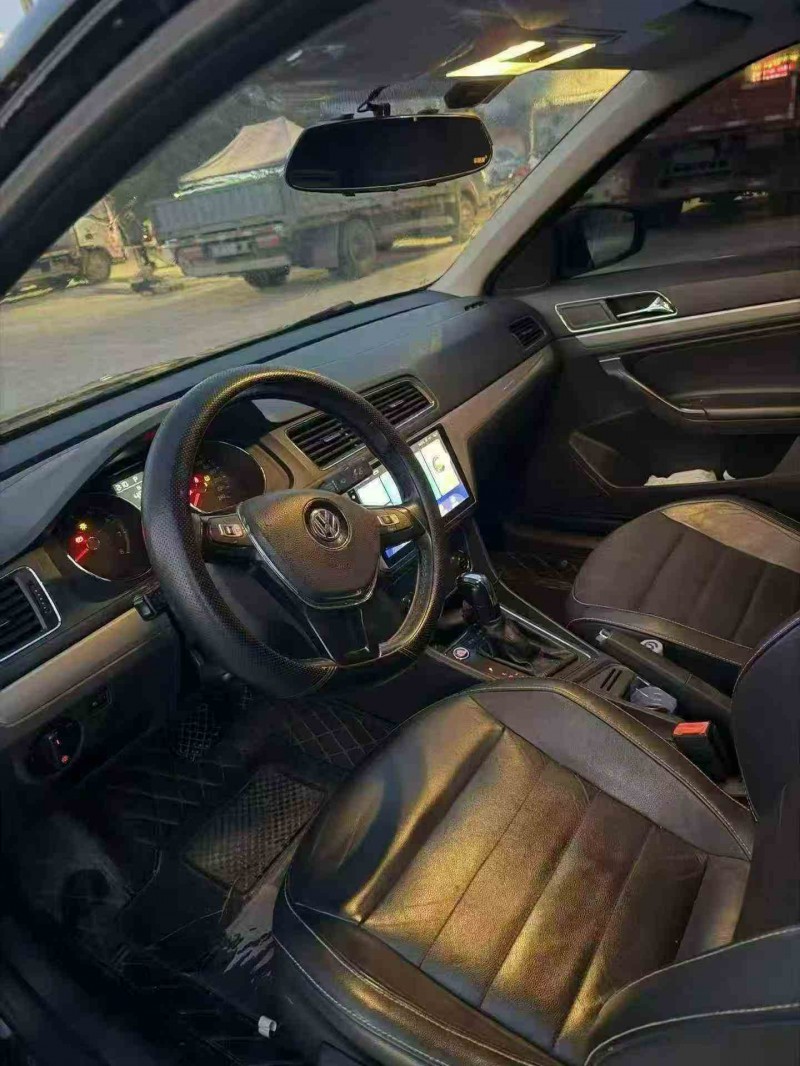 金华17年大众朗逸4