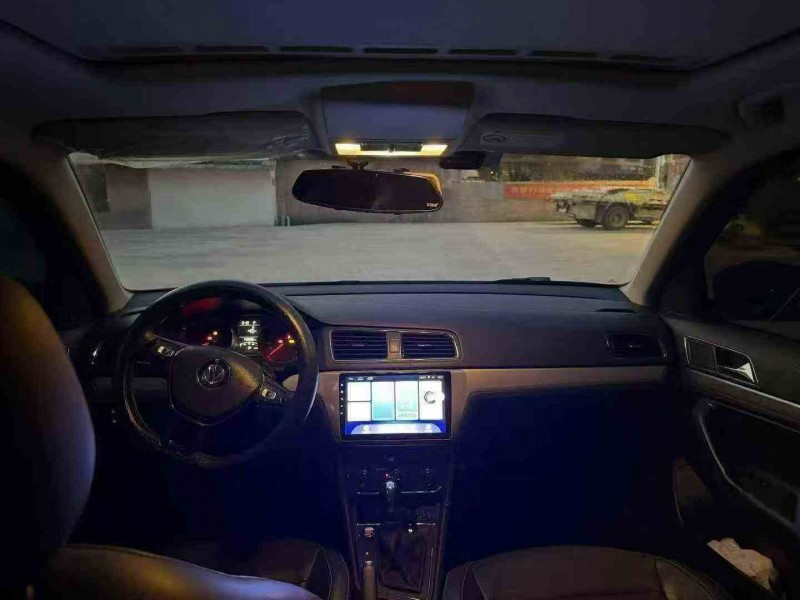 金华17年大众朗逸5