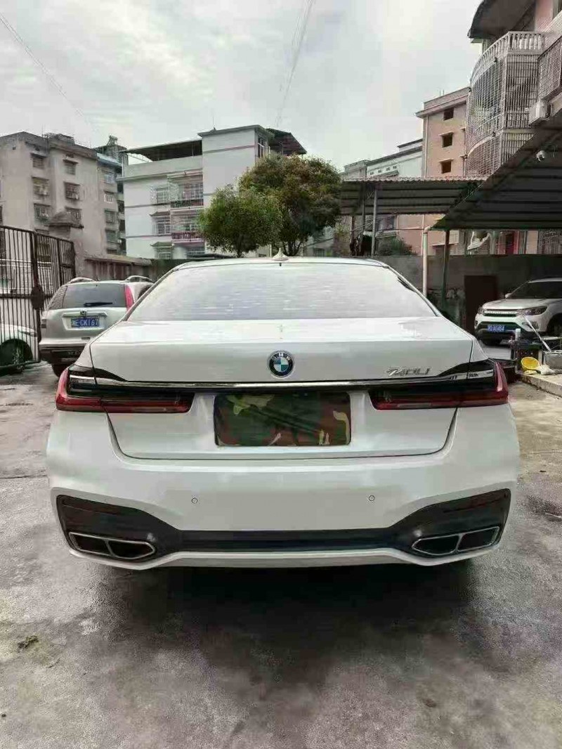 张家界17年宝马7系7