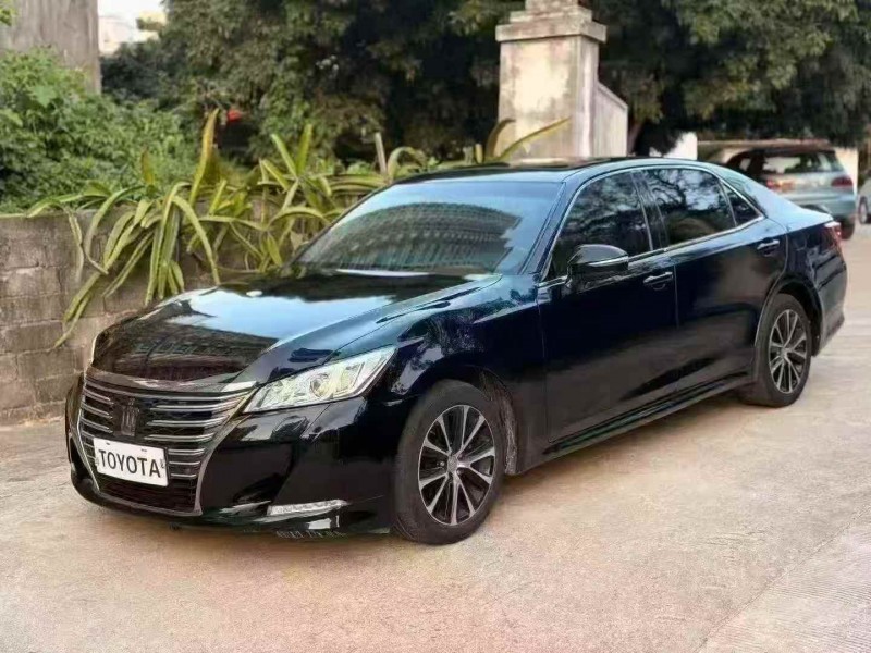 常州18年丰田皇冠3