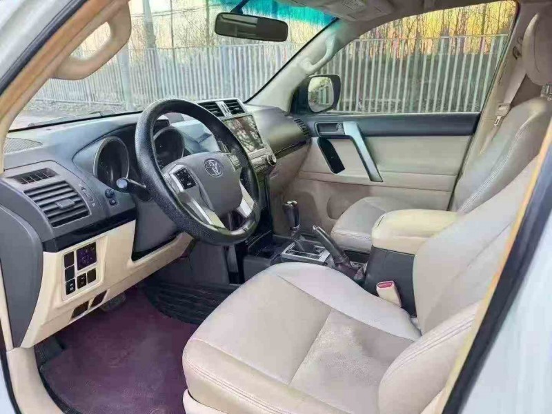 承德17年丰田普拉多4