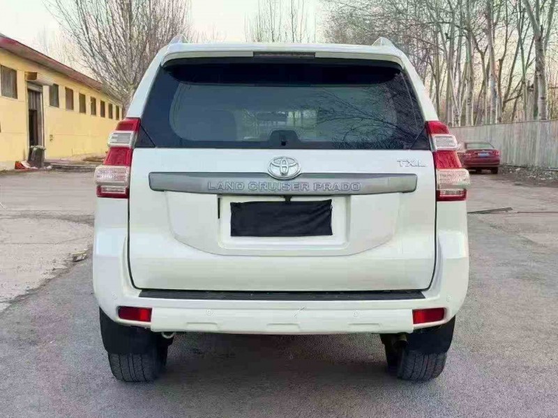 承德17年丰田普拉多7