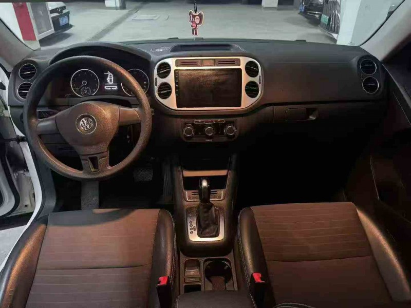 绍兴19年大众途观5