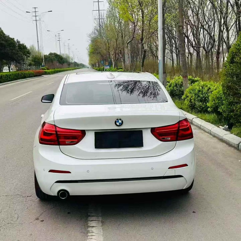 济宁18年宝马1系8