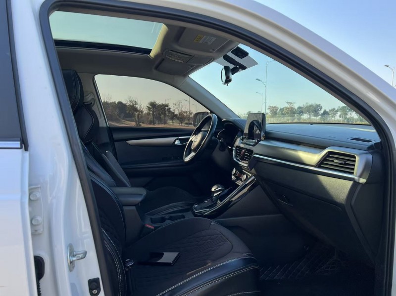 鹽城18年起亞智跑6