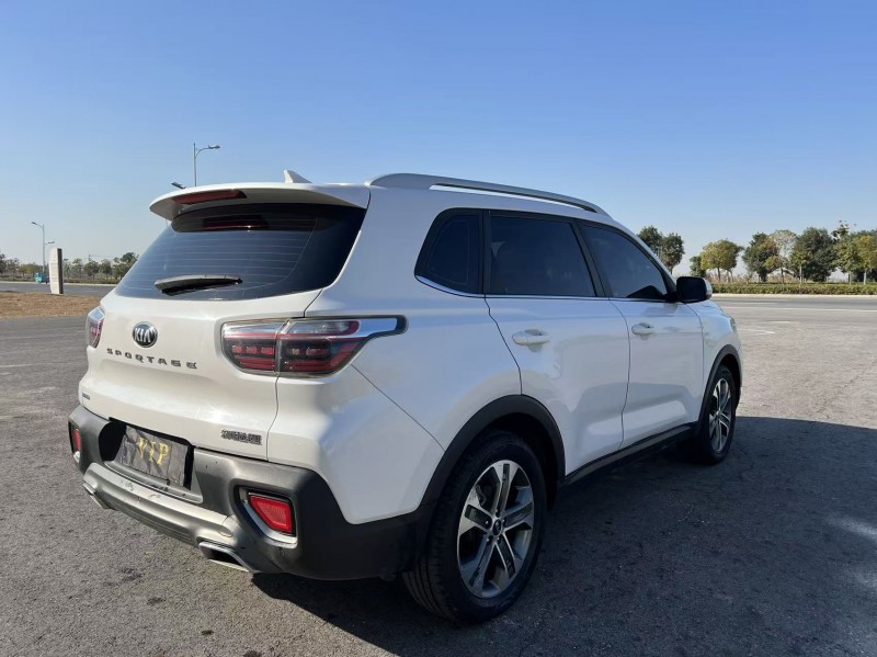 鹽城18年起亞智跑8