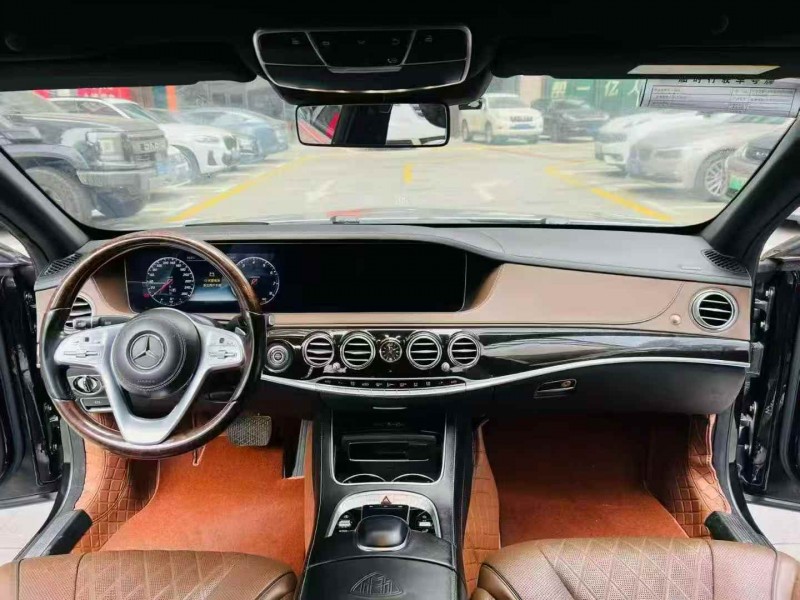 深圳19年奔驰迈巴赫S级5