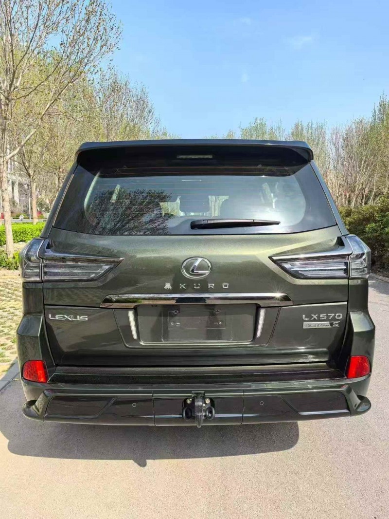 郑州21年雷克萨斯LX8