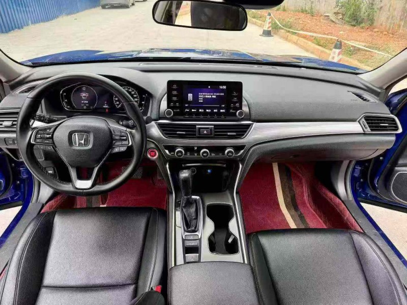 南宁19年本田雅阁5